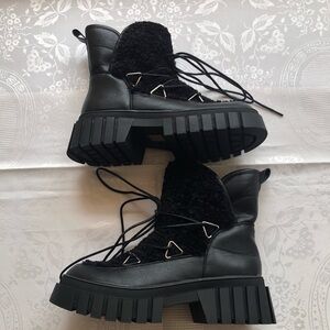 Pretty Little Thing Black Borg Lace-Up Chunky Boots Women’s Size 8 Cleated Sole